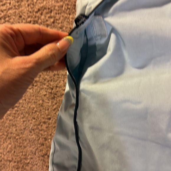 Kids ski / snowboard pants.
Adjustable waist - Picture 3 of 8